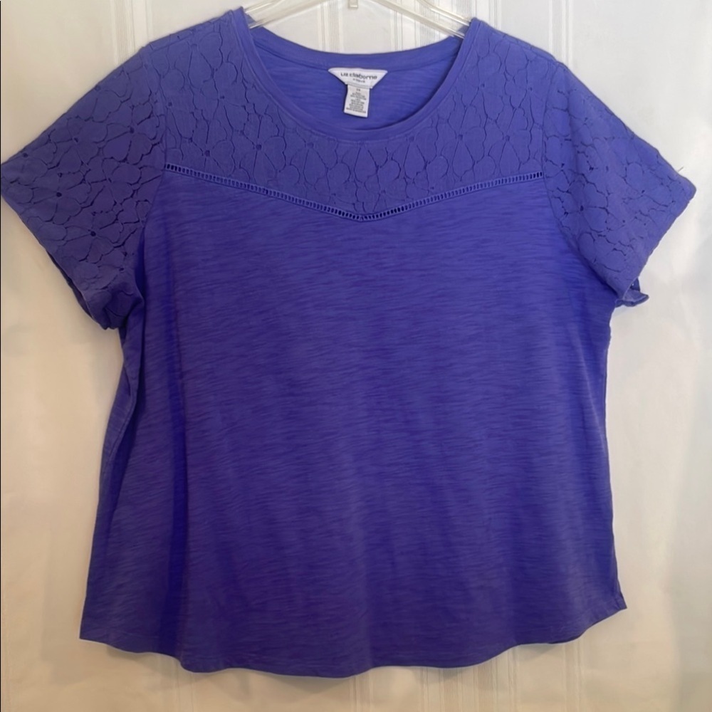 Liz Claiborne 2X Lavender Blue Pre-worn. Short Sleeve Pit to Pit 26" Top
